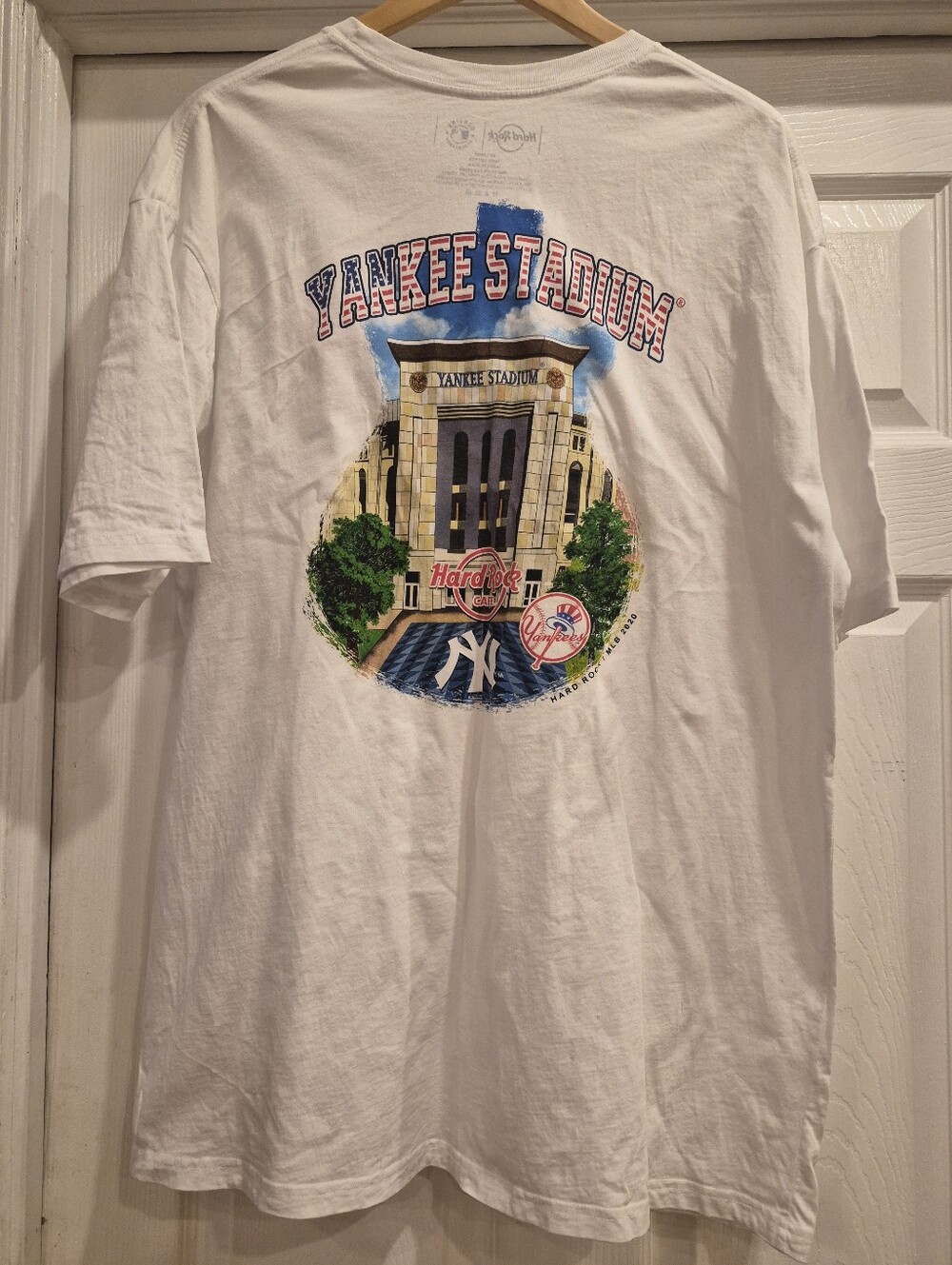 NWOT 2010 Hard Rock Cafe Yankee Stadium T-Shirt XXL